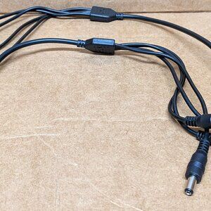1 FEMALE TO 4 WAY/CHANNEL MALE DC POWER SPLITTER/ADAPTER CABLE 15.5in LOT OF 2